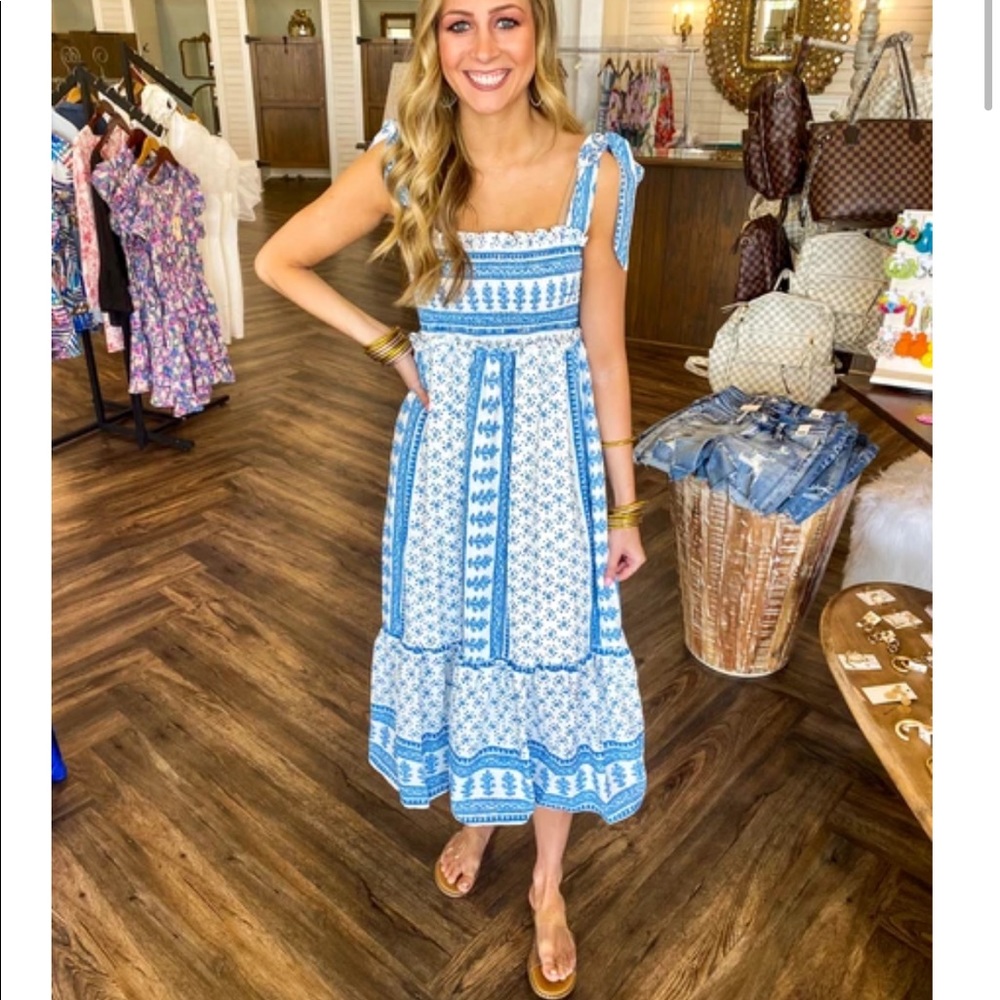 Cute summer long dress. Only worn once